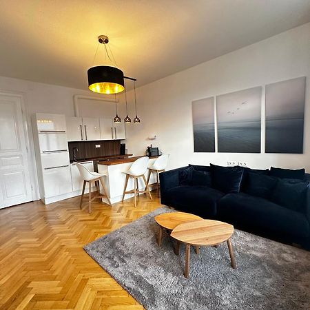 Luxury 3 Bedroom Apartment Near Schoenbrunn Palace เวียนนา ภายนอก รูปภาพ