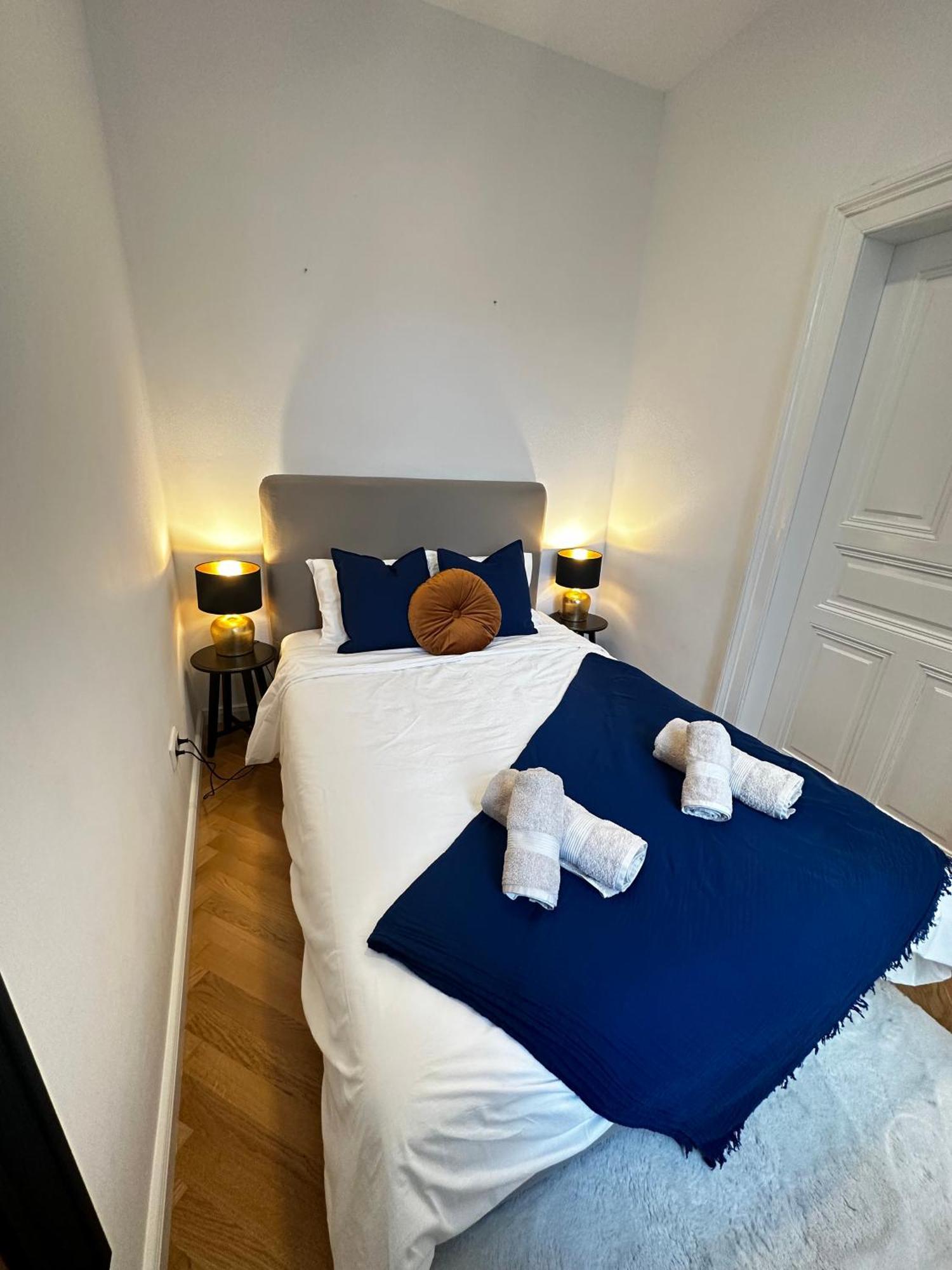 Luxury 3 Bedroom Apartment Near Schoenbrunn Palace เวียนนา ภายนอก รูปภาพ